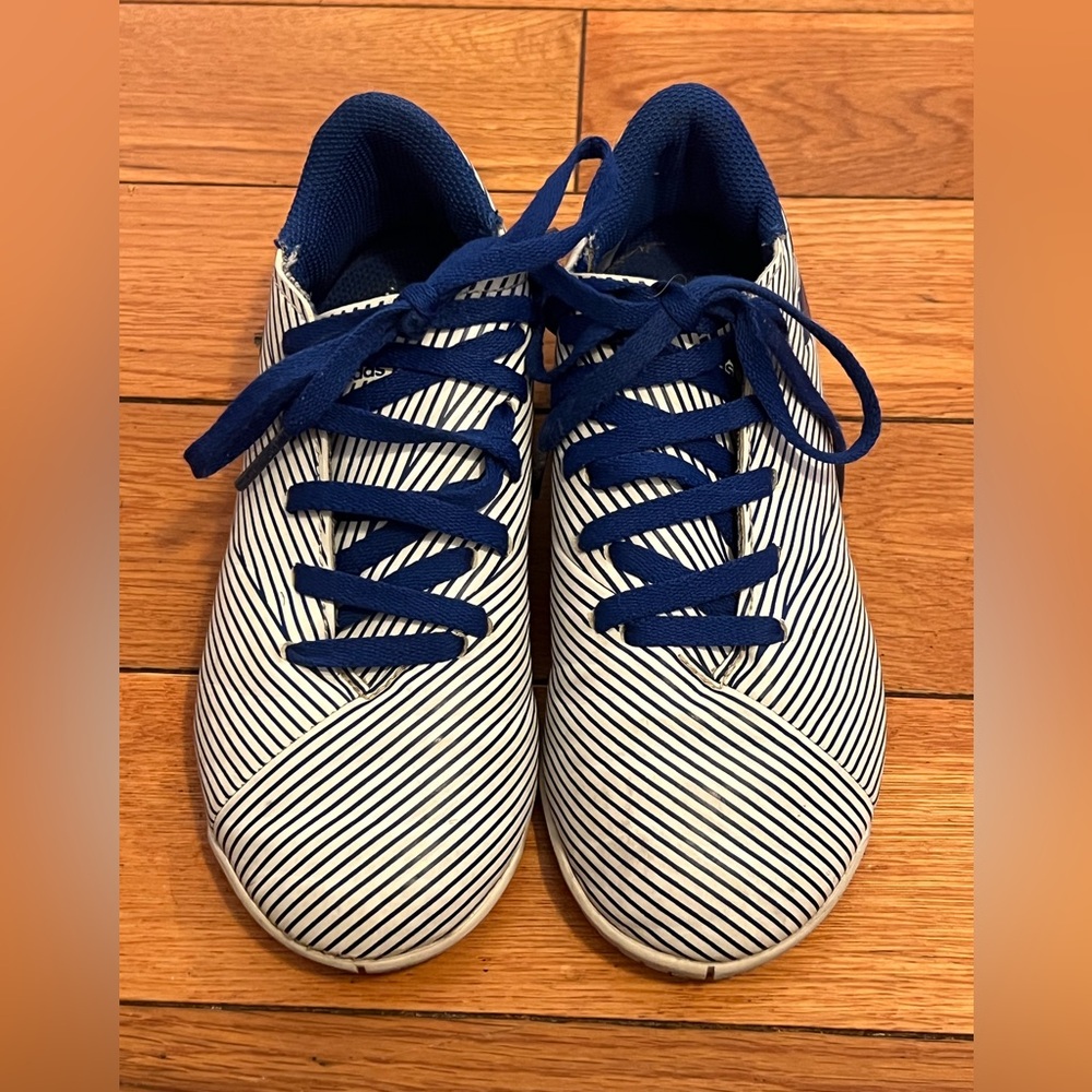 Adidas Nemeziz Kids Youth Indoor soccer shoes size 13k Blue And White Stripes